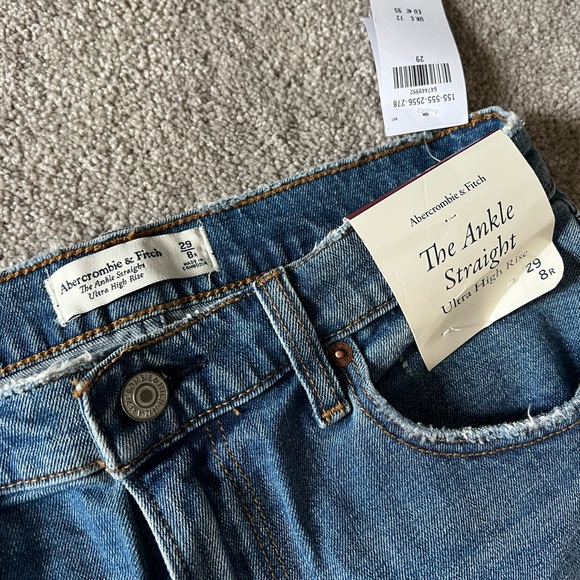 Abercrombie Ultra High Rise Ankle Straight Jeans - Picture 2 of 3